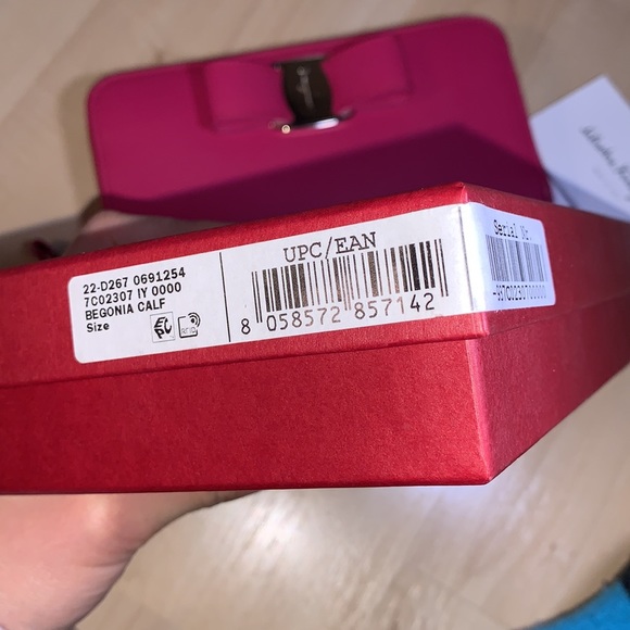 SALVATORE FERRAGAMO Vera Bow Zip Wallet in Begonia - Picture 15 of 16